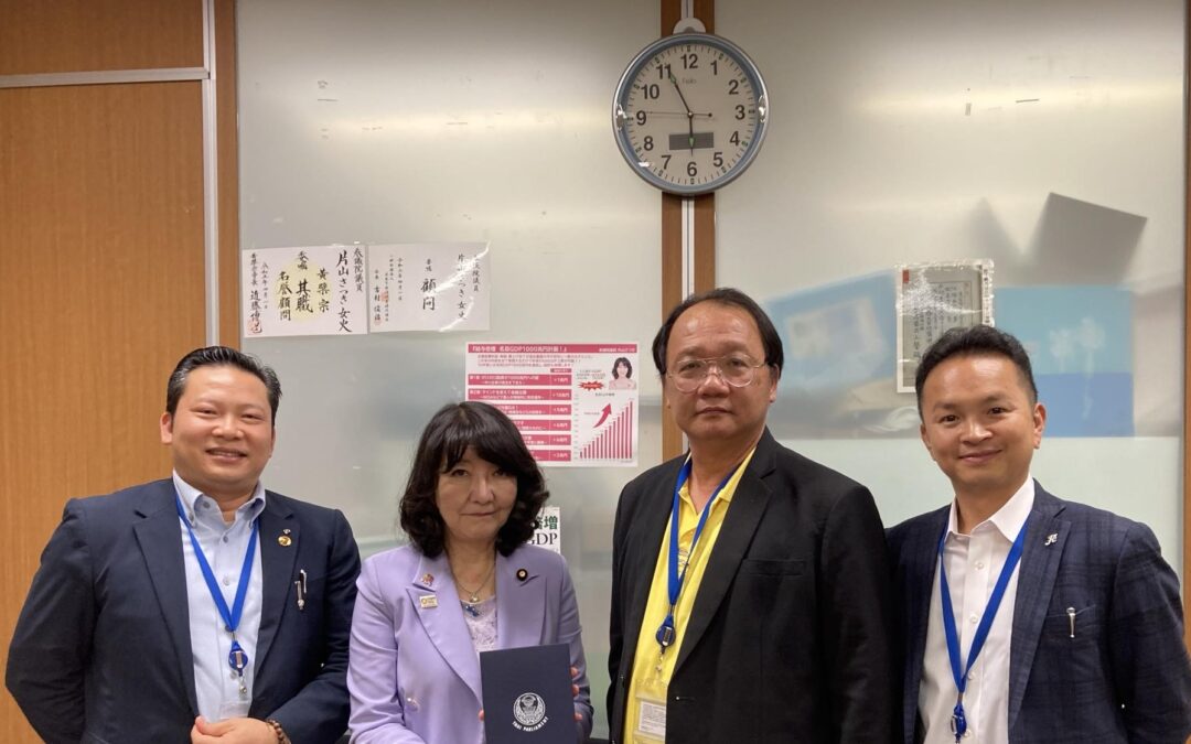 LMB PHEIN組織の会長であるPhassakon医学博士（教授・博士・医師）は、Jamwei研究所を訪問し、研修および専門的な指導を行いました。